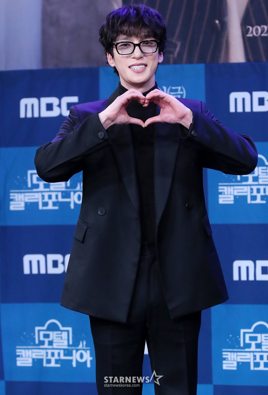 배우 김태형이 9일 오후 서울 마포구 상암동 MBC사옥에서 진행된 금토드라마 '모텔 캘리포니아' 제작발표회에 참석해 포즈를 취하고 있다.  '모텔 캘리포니아'는 시골의 모텔에서 태어나 모텔에서 자란 지강희(이세영 분)가 12년 전 도망친 고향에서 첫사랑 천연수(나인우 분)과 재회하며 겪는 우여곡절 첫사랑 리모델링 로맨스. 2019년 심윤서 작가의 인기 소설 '홈, 비터 홈'을 원작으로 한다. 오는 10일 첫 방송. 2025.01.09 /사진=김창현 chmt@