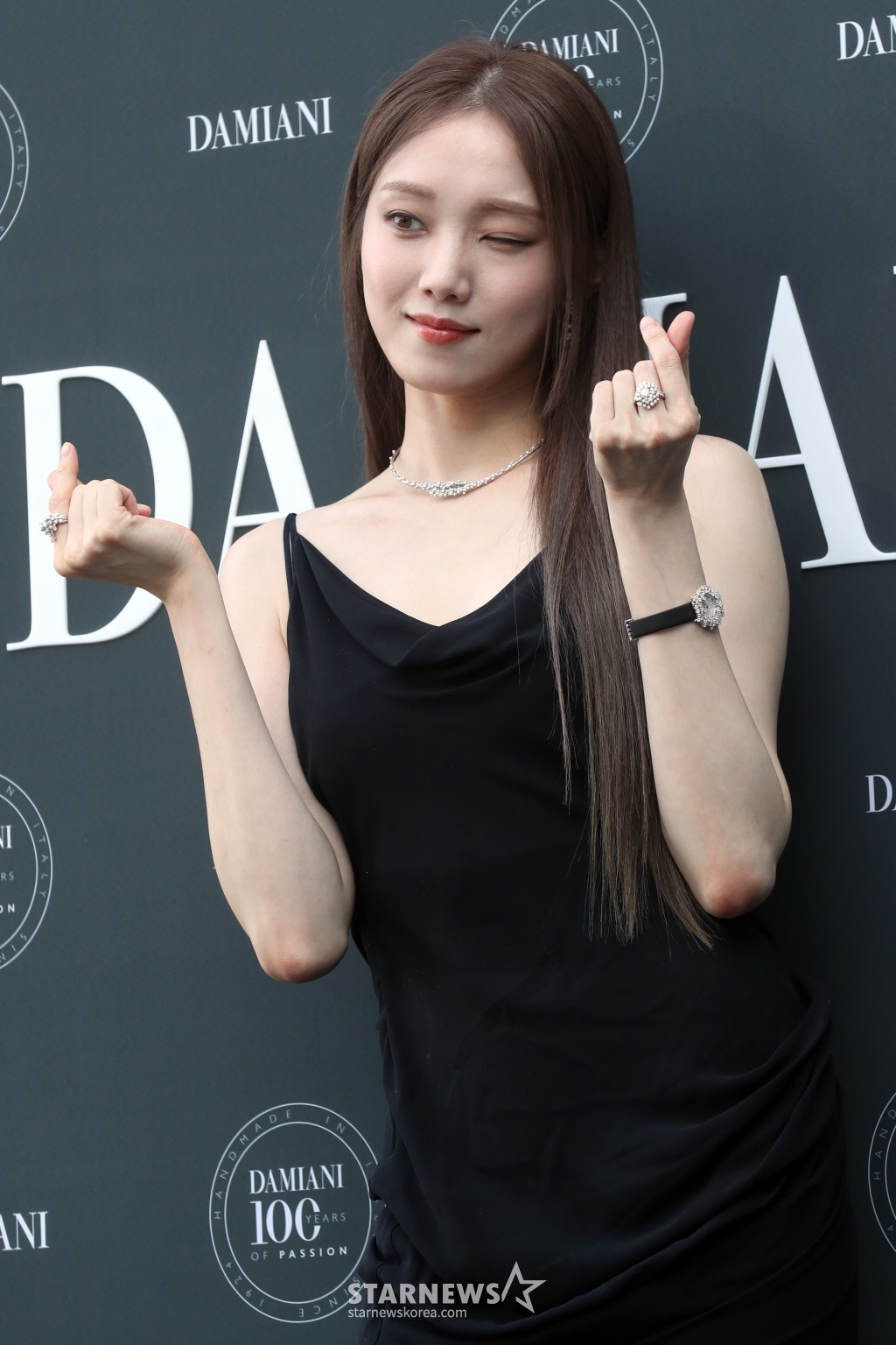배우 이성경이 23일 오후 서울 종로구 익선동 누티드 익선에서 열린 이탈리아 하이주얼리 브랜드 100주년 기념 전시회에 참석해 포즈를 취하고 있다. 2023.05.23 /사진=임성균