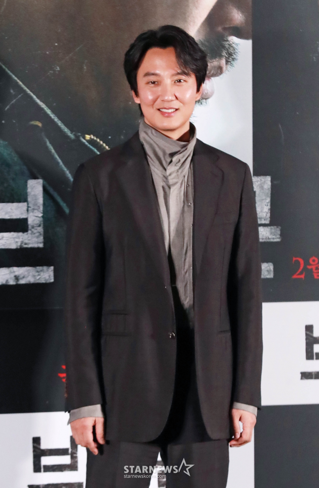 배우 김남길이 23일 오후 서울 CGV용산아이파크몰에서 진행된 영화 '브로큰'(감독 김진황) 언론배급시사회 및 기자간담회에 참석해 포즈를 취하고 있다. /2025.01.23 /사진=이동훈 photoguy@