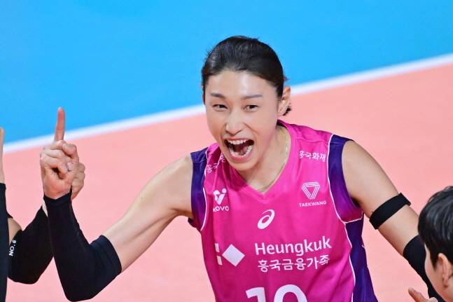 흥국생명 김연경이 25일 현대건설전 득점 후 기뻐하고 있다. /사진=KOVO 제공
