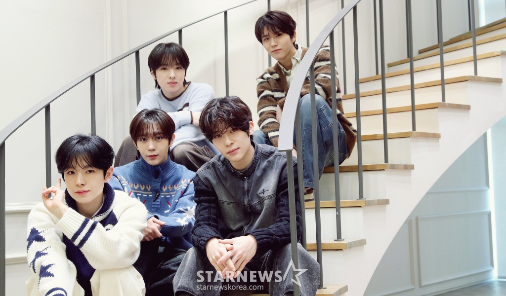 엔시티 위시(NCT WISH)가 서울 성동구 SM엔터테인먼트 사옥에서 진행된 '제 9회 아시아 아티스트 어워즈'(The 9th Asia Artist Awards, 이하 'AAA 2024')' 수상 인터뷰에 앞서 포즈를 취하고 있다. /사진=김창현 chmt@