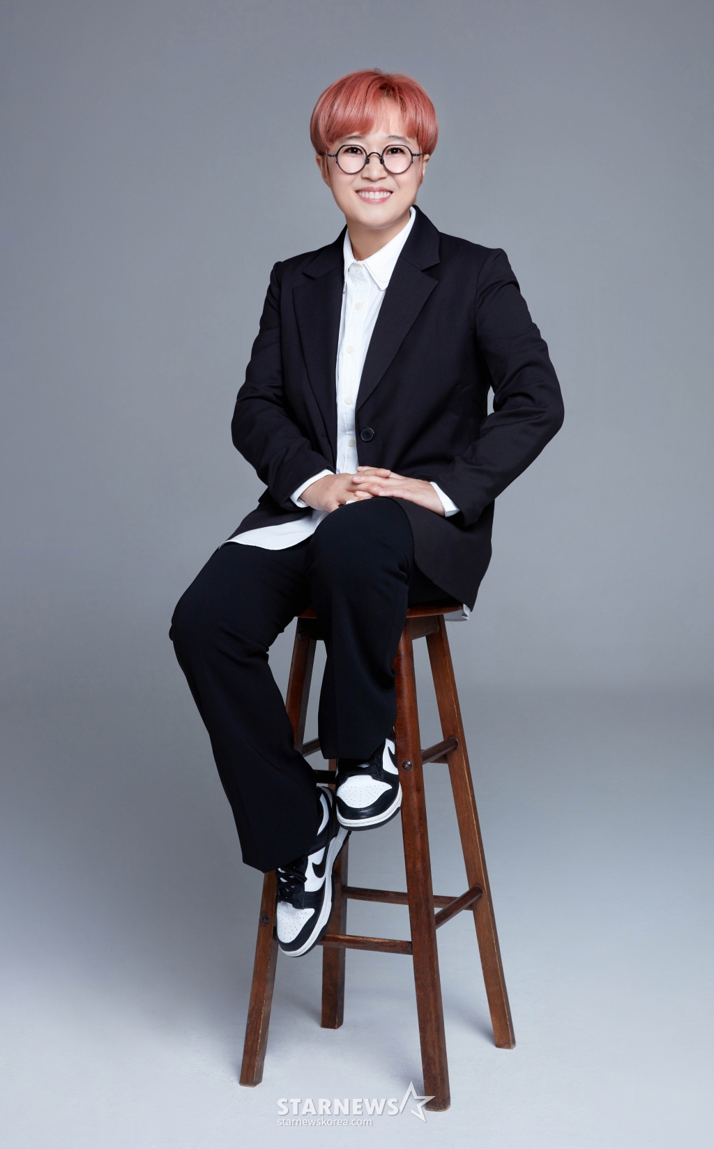 영화 '오픈 더 도어'의 제작자 송은이가 25일 진행된 인터뷰를 위해 포즈를 취하고 있다. '오픈 더 도어'는 미국 뉴저지 한인 세탁소 살인 사건 이후 7년, 비밀의 문을 열어버린 한 가족의 숨겨진 진실을 그린 미스터리 심리 스릴러다. /사진제공=컨텐츠랩비보 2023.10.25 /사진=이동훈