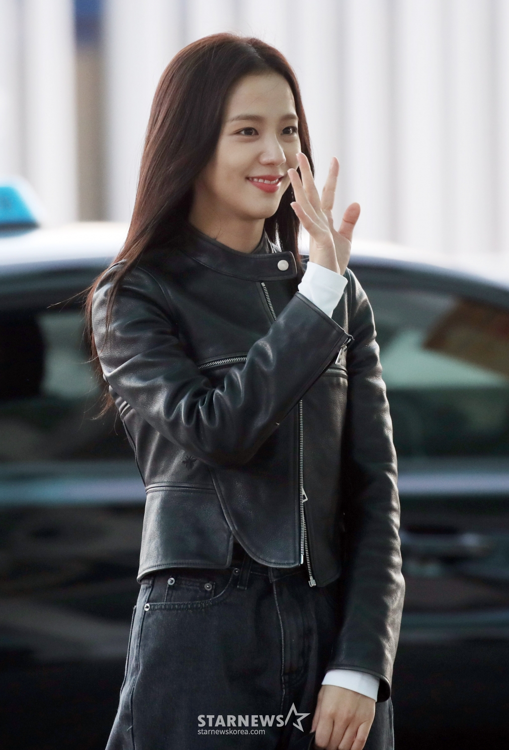 그룹 블랙핑크 지수가 해외 일정 차 5일 오전 인천국제공항을 통해 출국하고 있다. 2024.12.05 /사진=임성균 tjdrbs23@