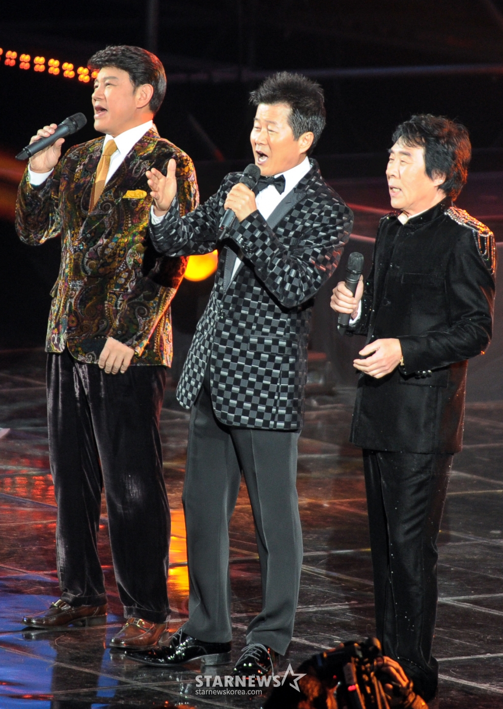 설운도(왼쪽부터) 태진아 故 송대관, 2011년 12월 1일 오후 서울 성북구 고려대학교 화정체육관에서 열린 종합편성채널 개국 공동 축하쇼 '더 좋은 방송 이야기' /사진=스타뉴스