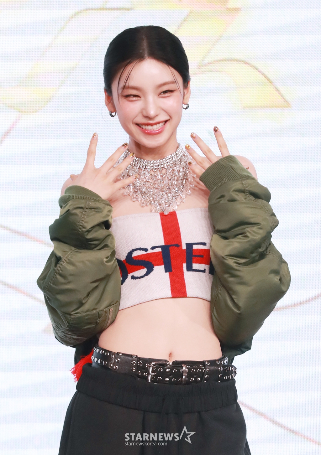 걸그룹 있지(ITZY) 예지가 15일 오후 서울 여의도 콘래드호텔에서 진행된 새 미니 앨범 'GOLD'(골드) 발매기념 기자간담회에 앞서 포즈를 취하고 있다. /2024.10.15 /사진=이동훈