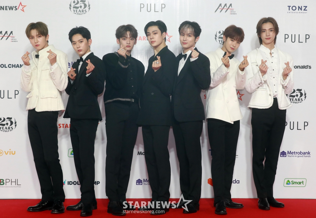 그룹 휘브가 14일 필리핀 아레나에서 열린 '2023 아시아 아티스트 어워즈 인 필리핀'(2023 Asia Artist Awards IN THE PHILIPPINES, 이하 '2023 AAA') 레드카펫 행사에 참석해 포즈를 취하고 있다. '2023 AAA'는 스타뉴스가 주최하고 Asia Artist Awards 조직위원회, TONZ 엔터테인먼트, PULP Live World가 공동 주관한다. 그룹 아이브(IVE) 장원영, 가수 강다니엘, 그룹 제로베이스원 성한빈이 MC를 맡았다. 2023.12.14 /사진=김창현