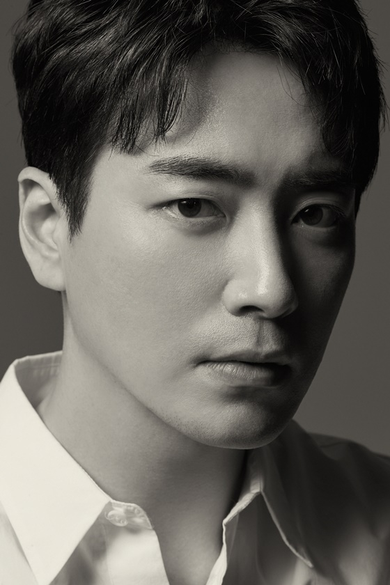 이준혁/사진=에이스팩토리 제공