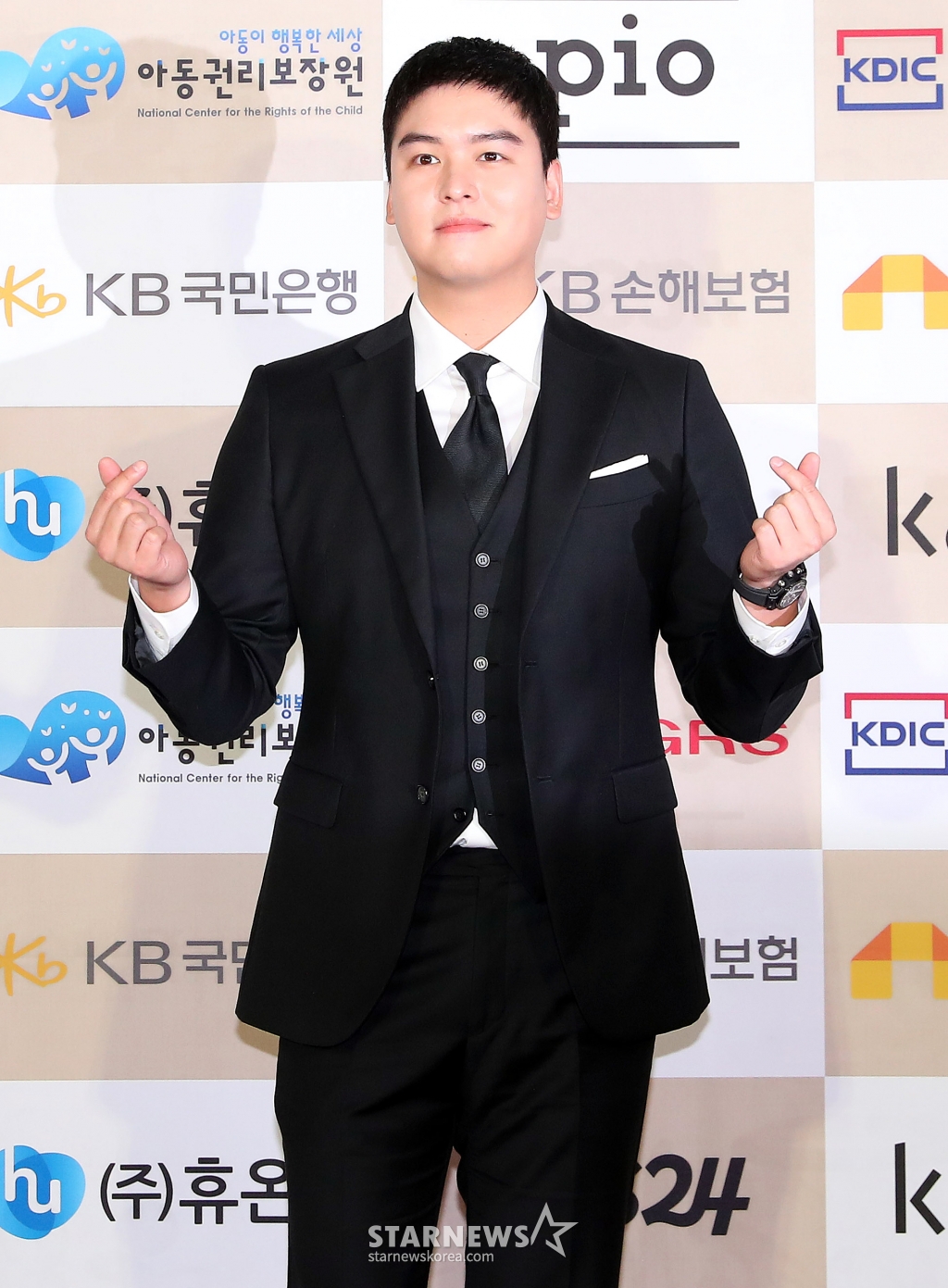 배우 이장우가 13일 오후 서울 중구 크레스트72에서 열린 '2023 방송광고 페스티벌' 시상식에 참석해 포즈를 취하고 있다. 올해로 15회째를 맞는 '방송광고 페스티벌'은 광고인과 시청자들을 위한 축제의 장을 마련하고, 혁신적 광고 메시지를 발굴해 광고 문화 발전에 기여하고자 2009년부터 머니투데이방송(MTN)이 개최해온 특별한 시상식이다. 2023.07.13
