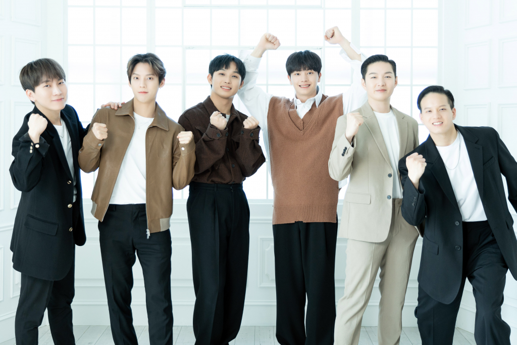 그룹 비투비(BOOTB) 서은광, 이민혁, 임현식, 육성재, 이창섭, 프니이 21일 오후 온라인으로 진행된 정규 3집 'Be Together'발매 기념 온라인 기자간담회에 참석해 포즈를 취하고 있다. 2022.02.21 <사진=큐브엔터테이먼트>