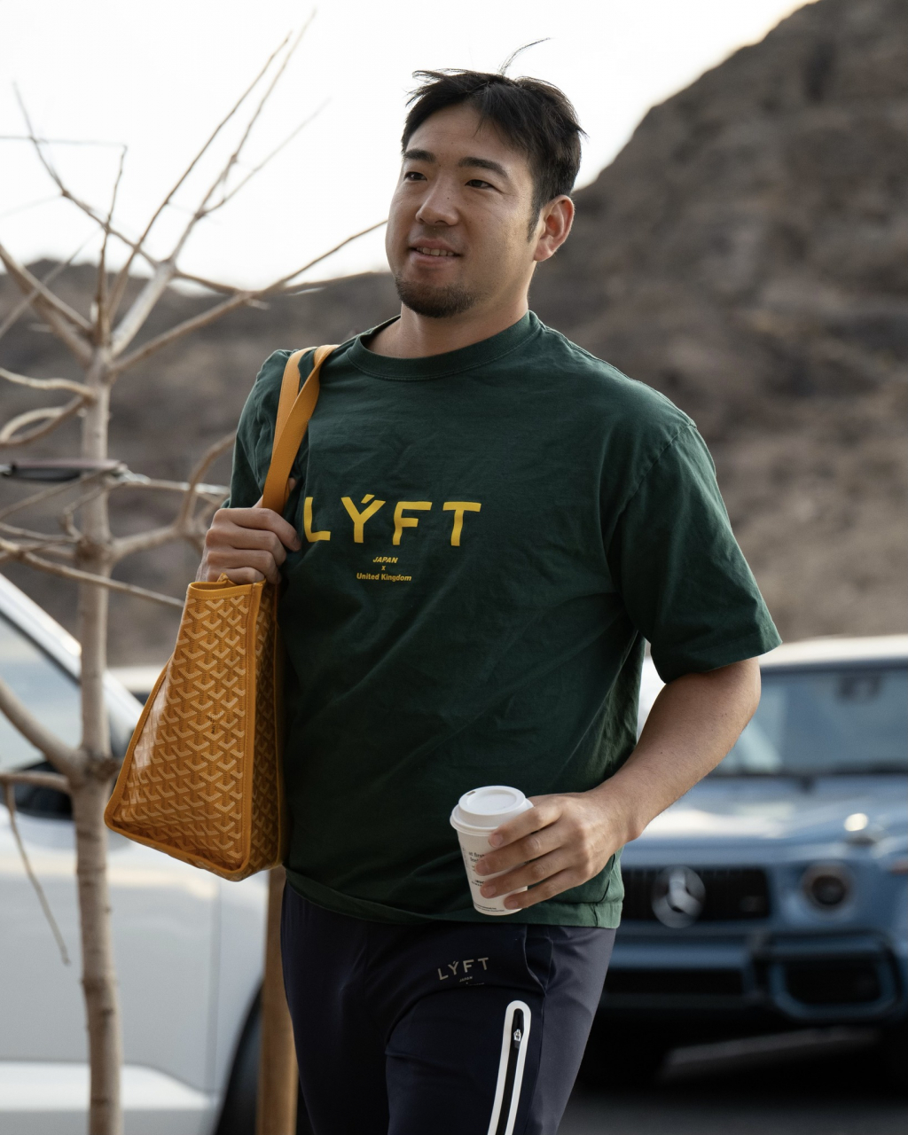 스프링캠프 훈련지로 출근하고 있는 기쿠치의 모습. /사진=에인절스 공식 SNS