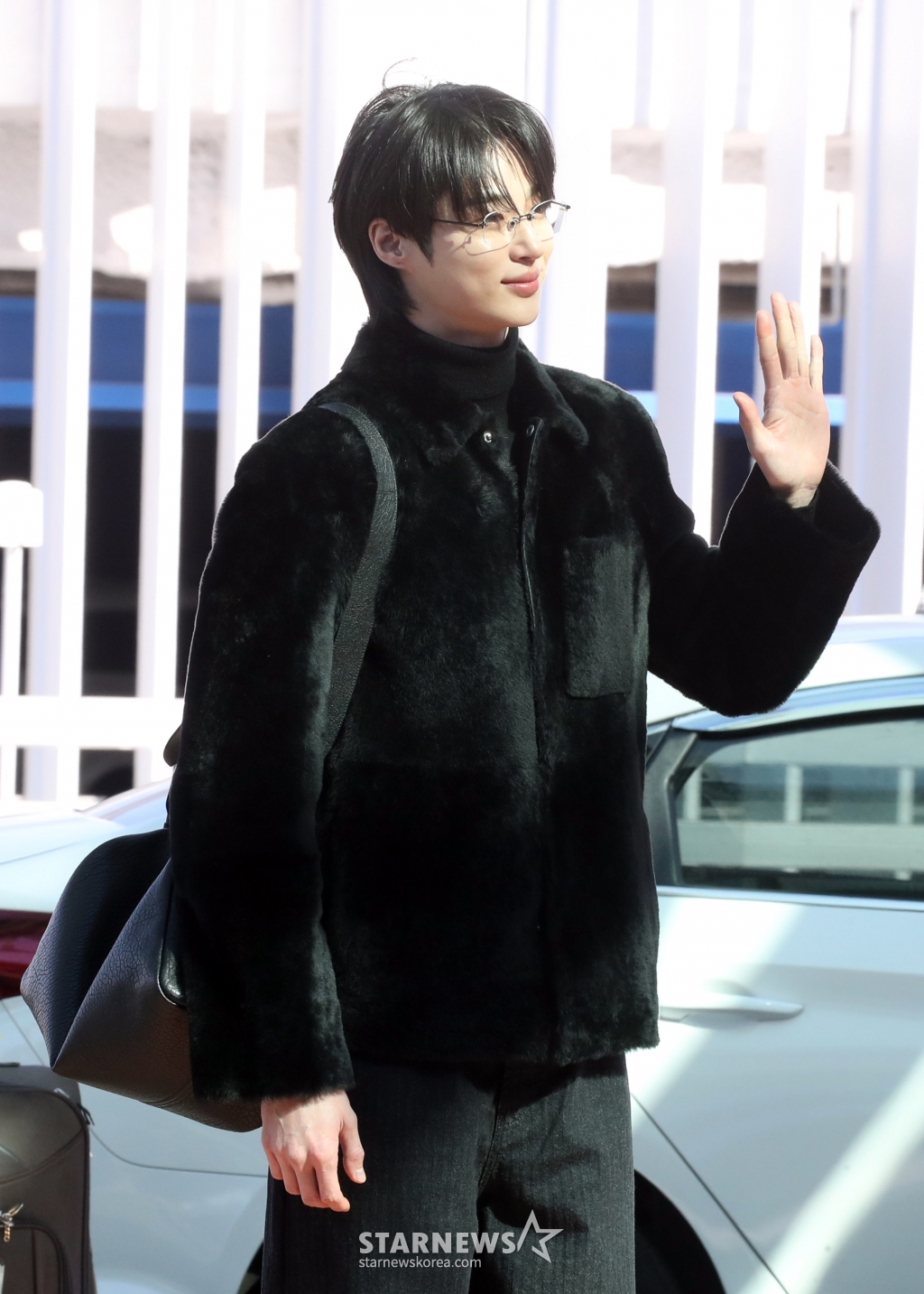 배우 변우석이 ‘PRADA FW25 DONNA FASHION SHOW’ 참석 차 이태리 밀라노로  24일 오전 인천국제공항을 통해 출국하고 있다, 2025.02.24 /사진=임성균 tjdrbs23@
