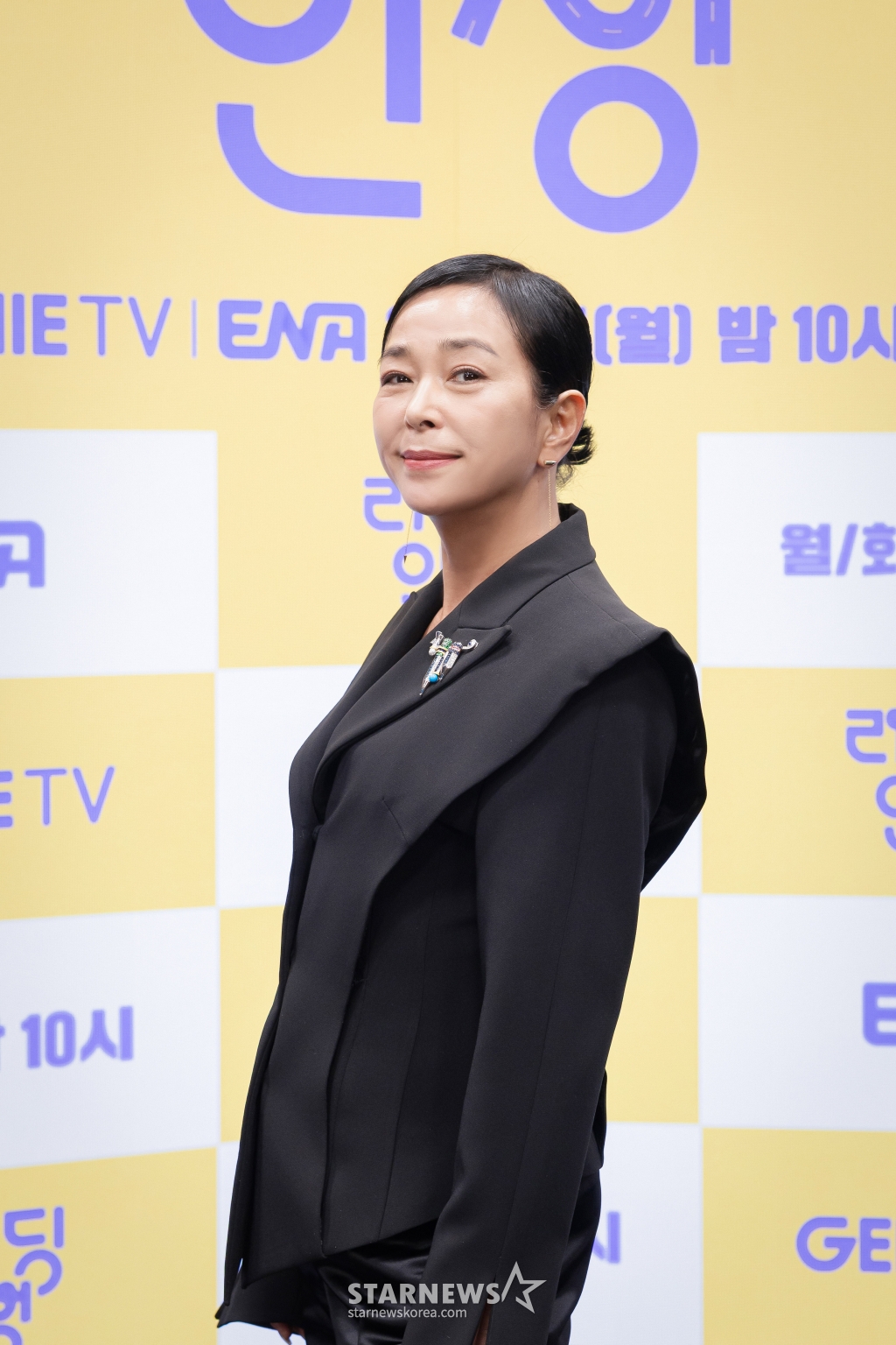 배우 조민수가 25일 오후 온라인으로 진행된 지니 TV 오리지널 드라마 '라이딩 인생' 제작발표회에 참석해 포즈를 취하고 있다. '라이딩 인생'은 딸의 '7세 고시'를 앞둔 열혈 워킹맘 정은이 엄마 지아에게 학원 라이딩을 맡기며 벌어지는 3대 모녀의 '애'태우는 대치동 라이프를 그린 드라마다. 내달 3일 공개. / 사진제공= 지니TV /사진=김창현 chmt@