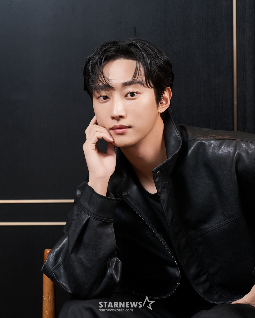 영화 '그 시절, 우리가 좋아했던 소녀'(감독 조영명)의 주연배우 진영이 27일 진행된 인터뷰를 위해 포즈를 취하고 있다. /사진제공=영화사테이크 2025.02.27 /사진=이동훈 photoguy@