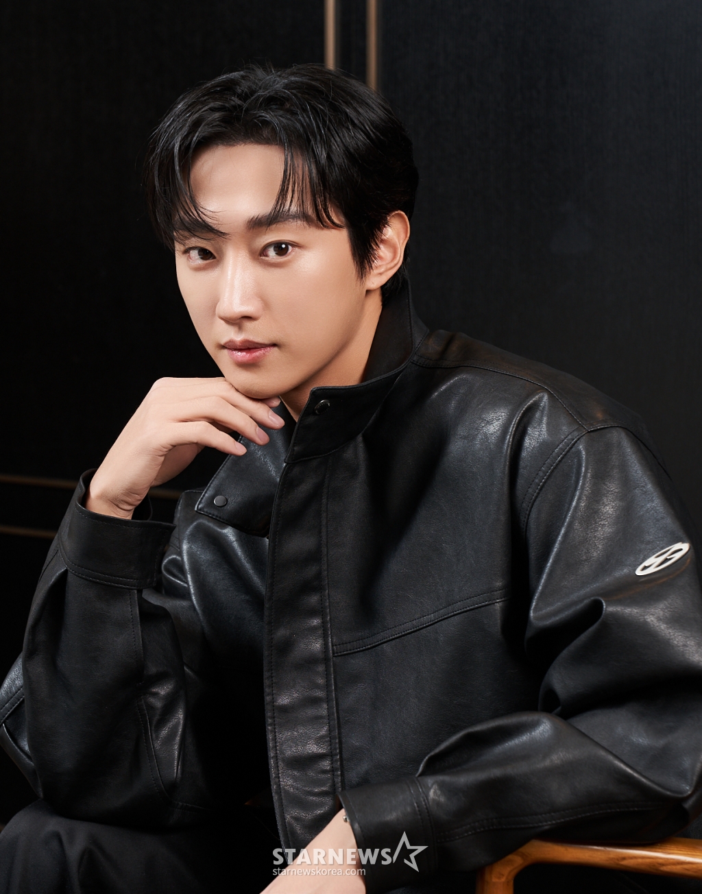 영화 '그 시절, 우리가 좋아했던 소녀'(감독 조영명)의 주연배우 진영이 27일 진행된 인터뷰를 위해 포즈를 취하고 있다. /사진제공=영화사테이크 2025.02.27 /사진=이동훈 photoguy@