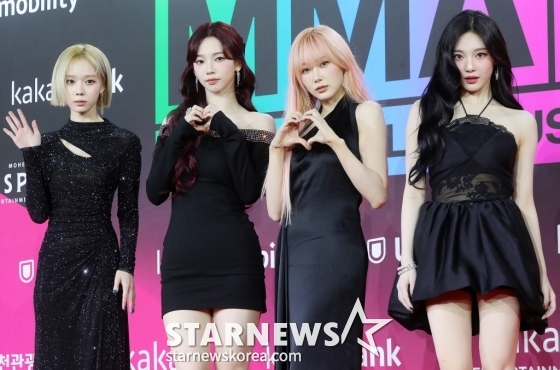 에스파가 30일 오후 인천 중구 인스파이어 아레나에서 진행된 'MMA 2024'(제16회 멜론 뮤직어워드) 레드카펫 행사에 참석해 포즈를 취하고 있다. 2024.11.30 /사진=김창현 chmt@