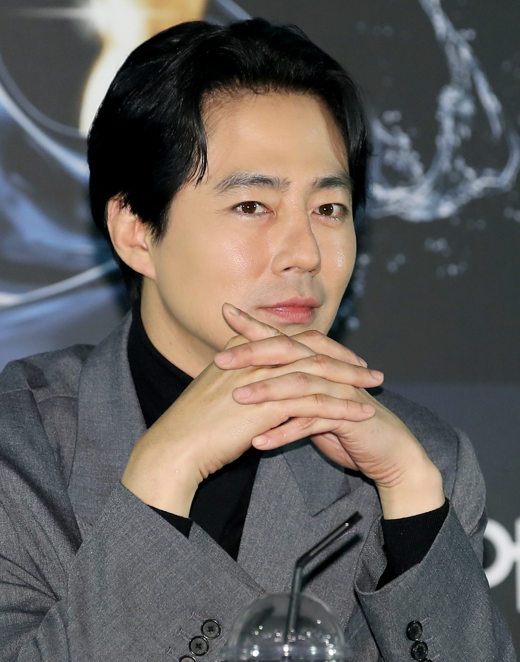 (서울=뉴스1) 권현진 기자 = 배우 조인성이 6일 서울 영등포구 여의도 CGV에서 열린 제45회 청룡영화상 핸드프린팅 행사에 참석해 객석을 바라보고 있다. 2024.11.6/뉴스1  Copyright (C) 뉴스1. All rights reserved. 무단 전재 및 재배포,  AI학습 이용 금지. /사진=(서울=뉴스1) 권현진 기자