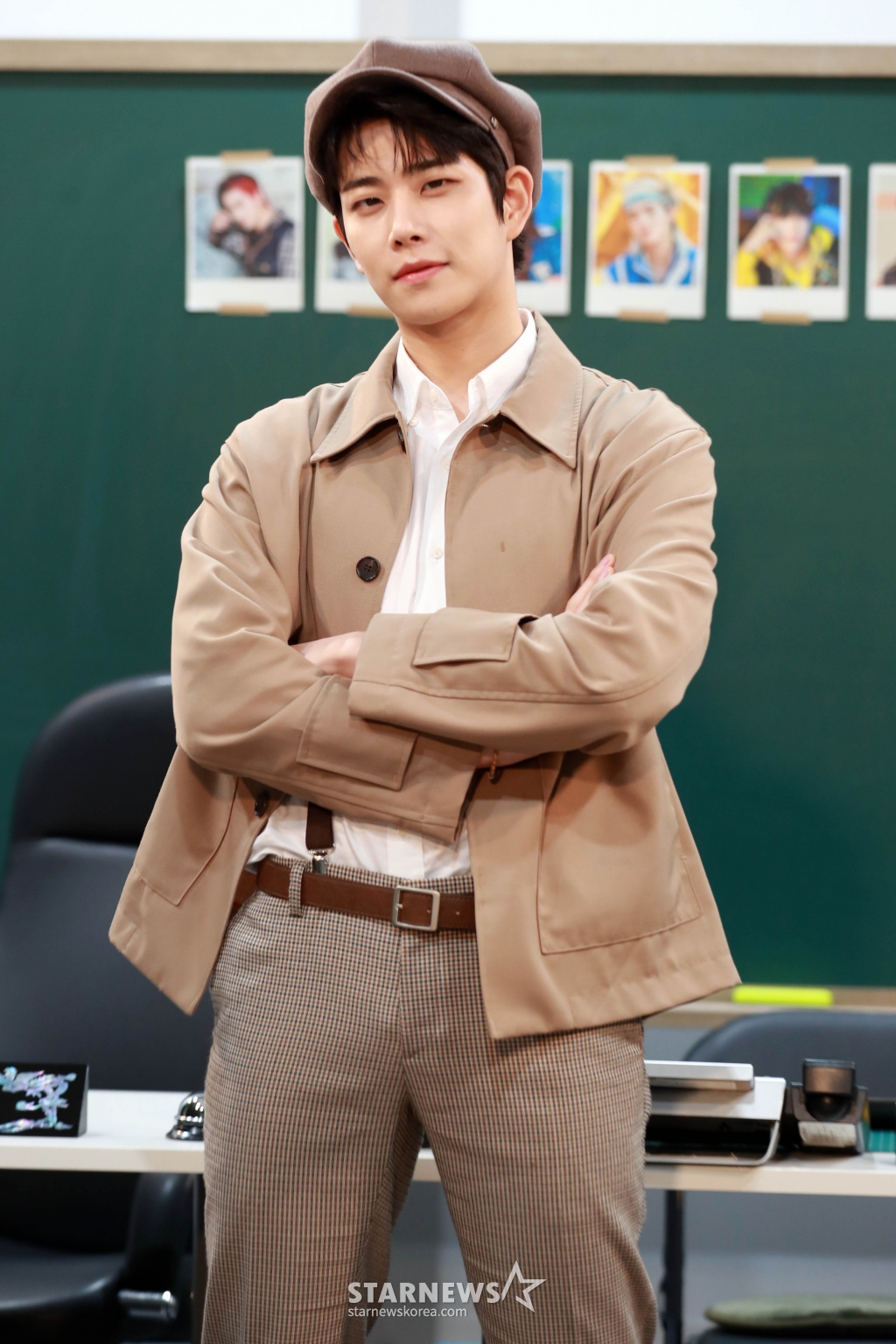 그룹 아스트로 MJ가 1일 오후 서울 마포구 상암동 TBS방송국에서 열린 '팩트인스타' 녹화에 참석해 포즈를 취하고 있다.