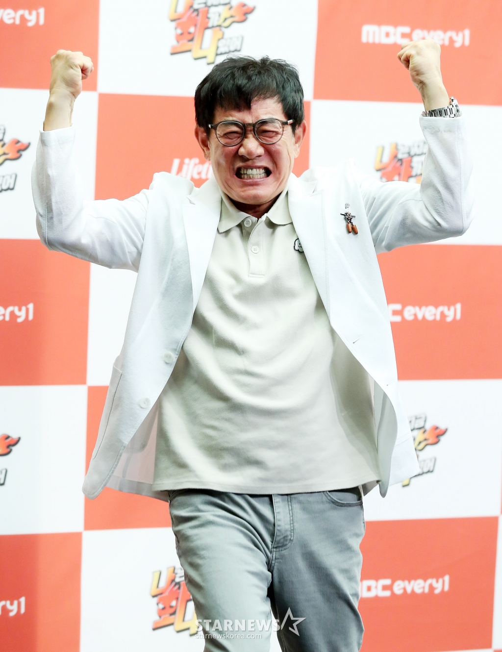 방송인 이경규가 14일 오후 서울 마포구 상암동 스탠포드서울에서 진행된 MBC에브리원∙라이프타임 신규 예능 '나는 지금 화가 나있어' 제작발표회에 참석해 포즈를 취하고 있다. 대한민국 '화' 전문 MC들이 '화(火)'제의 게스트를 초대해 그들의 화 유발 비밀 토크를 듣고 화풀이 노하우를 대방출하는 '대국민 화Free(프리) 쇼'다. 오는 15일 첫 방송. 2023.08.14 /사진=김창현
