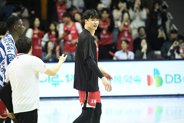 김종규(오른쪽). /사진=KBL 제공