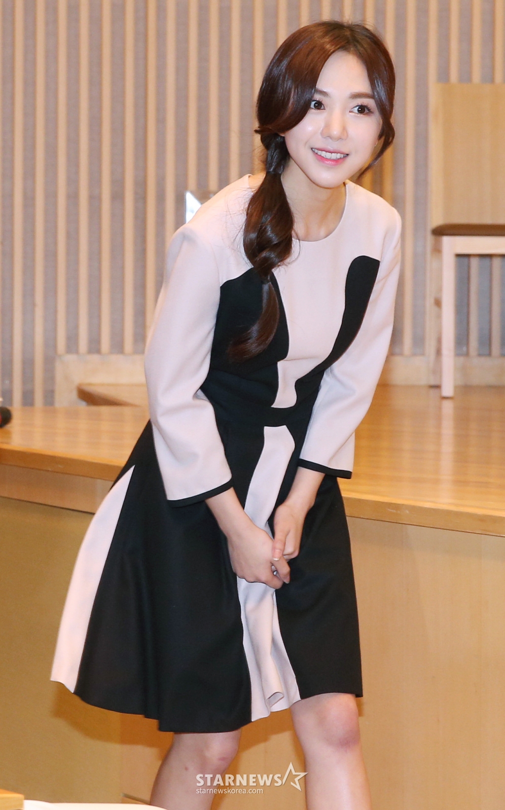 14일 오후 서울 양천구 SBS 목동사옥에서 '모던파머'(연출 오진석, 극본 김기호) 제작발표회가 진행되고 있다. 농촌으로 귀농하게 된 4명의 록밴드 멤버들의 유기농처럼 맑고 청정한 꿈과 사랑, 우정 이야기를 유쾌하게 그려나가는 휴먼 코미디 드라마 '모던파머' 는 오는 18일 첫 방송 예정이다. /사진=이동훈 기자 photoguy@