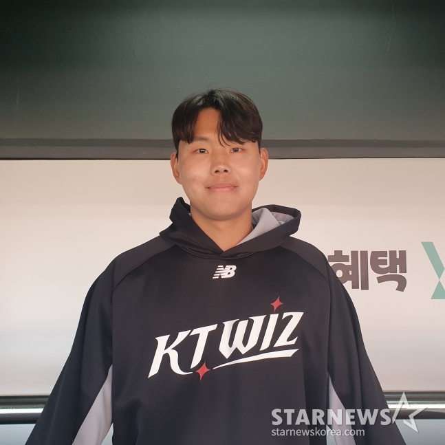 KT 소형준이 지난 10일 수원KT위즈파크에서 펼쳐진 키움 히어로즈와 2025 KBO 시범경기를 마치고 스타뉴스와 인터뷰에 응했다. /사진=김동윤 기자