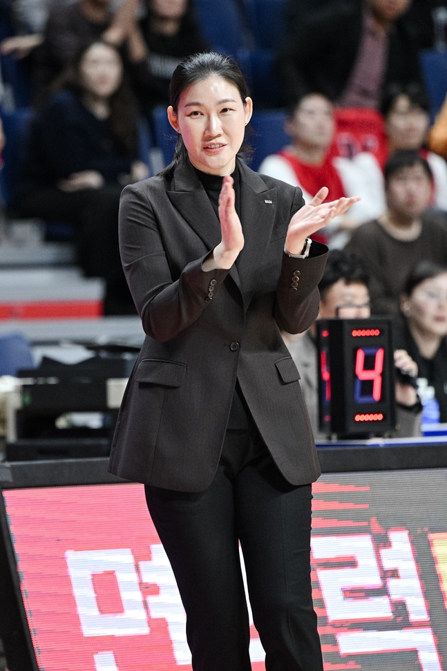 BNK 박정은 감독. /사진=WKBL 제공