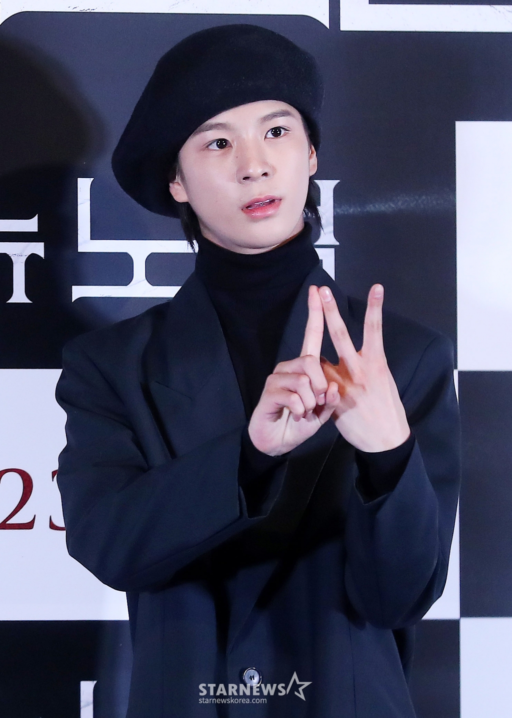 가수 겸 배우 정동원이 27일 오후 서울 용산구 아이파크몰 CGV에서 진행된 영화 '뉴 노멀' 언론시사회 및 기자간담회에 참석해 포즈를 취하고 있다. '뉴 노멀'은 공포가 일상이 되어 버린 새로운 시대에 도착한 웰메이드 말세 스릴러다. 2023.10.27 /사진=김창현