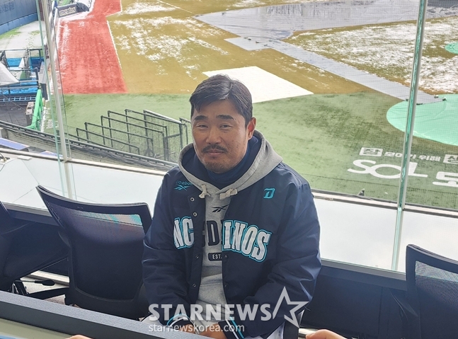 인터뷰에 임하고 있는 이호준 감독. /사진=박수진 기자