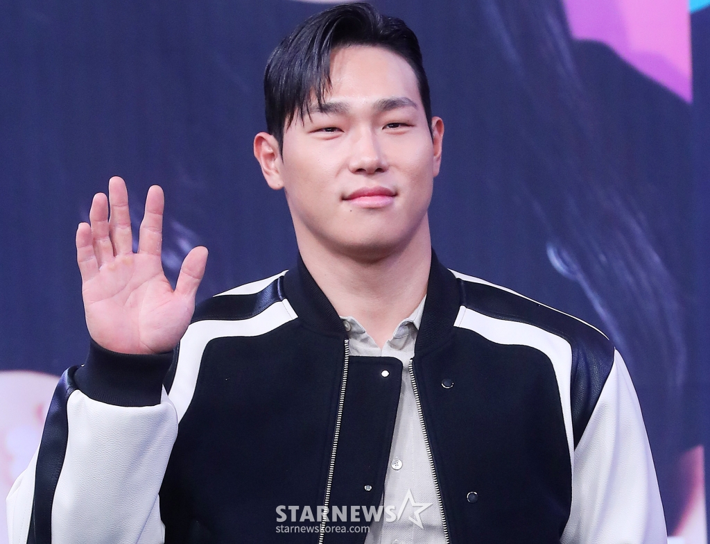 방송인 윤성빈이 15일 오후 서울 마포구 상암동 MBC 사옥에서 진행된 예능 '대학체전 : 소년선수촌' 제작발표회에 참석해 포즈를 취하고 있다. '대학체전 : 소년선수촌'은 대한민국을 대표하는 체대생들이 각 대학의 명예를 걸고 펼치는 국내 최초 체대 서바이벌 예능이다. 오는 18일 첫 방송. 2024.02.15 /사진=김창현