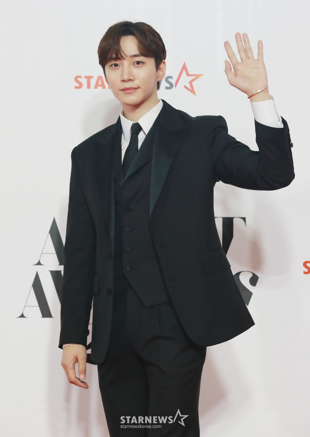 배우 이준호가 14일 필리핀 아레나에서 열린 '2023 아시아 아티스트 어워즈 인 필리핀'(2023 Asia Artist Awards IN THE PHIPPINES, 이하 '2023 AAA') 레드카펫 행사에 참석해 포즈를 취하고 있다. '2023 AAA'는 스타뉴스가 주최하고 Asia Artist Awards 조직위원회, TONZ 엔터테인먼트, PULP Live World가 공동 주관한다. 그룹 아이브(IVE) 장원영, 가수 강다니엘, 그룹 제로베이스원 성한빈이 MC를 맡았다. 2023.12.14 /사진=이동훈