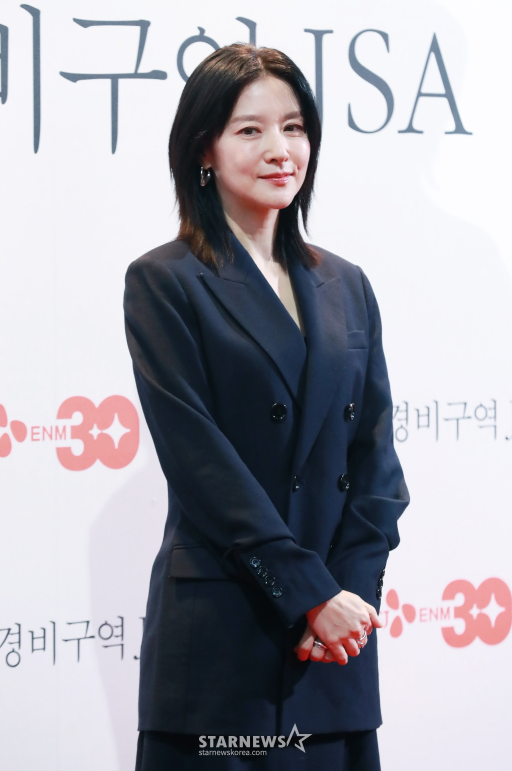 배우 이영애가 4일 오후 서울 CGV용산아이파크몰에서 진행된 영화 '공동경비구역 JSA' 관객과의 대화에 앞서 포즈를 취하고 있다. '공동경비구역 JSA'는 CJ ENM 30주년 기념 비저너리(Visionary) 선정작으로 선정됐다. /2025.02.04 /사진=이동훈 photoguy@