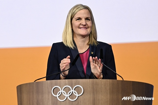 커스티 코번트리 신임 IOC 위원장이 당선 직후 소감을 말하고 있다. /AFPBBNews=뉴스1