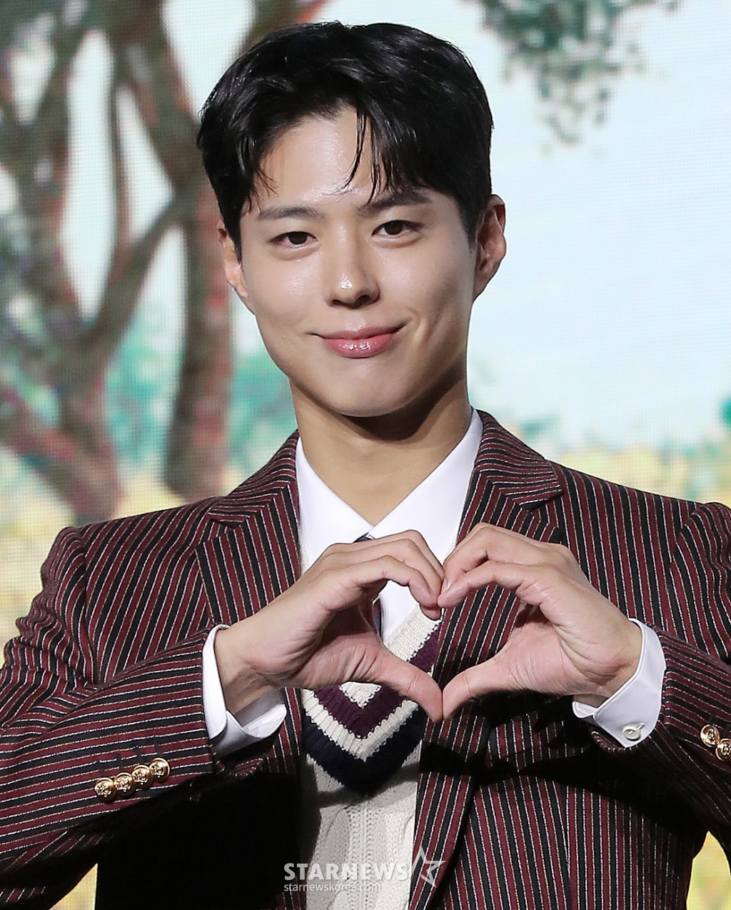 배우 박보검이 5일 오전 서울 영등포구 여의도동 콘래드 서울에서 진행된 넷플릭스 시리즈 '폭싹 속았수다' 제작발표회에 참석해 포즈를 취하고 있다. '폭싹 속았수다'는 제주에서 태어난 '요망진 반항아' 애순이(아이유 분)와 '팔불출 무쇠' 관식이(박보검 분)의 모험 가득한 일생을 사계절로 풀어낸 넷플릭스 시리즈다. 오는 7일 공개. 2025.03.05 /사진=김창현 chmt@