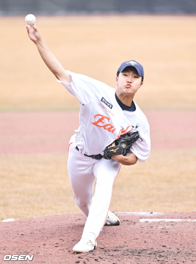 신인 2순위 투수 한화 정우주.