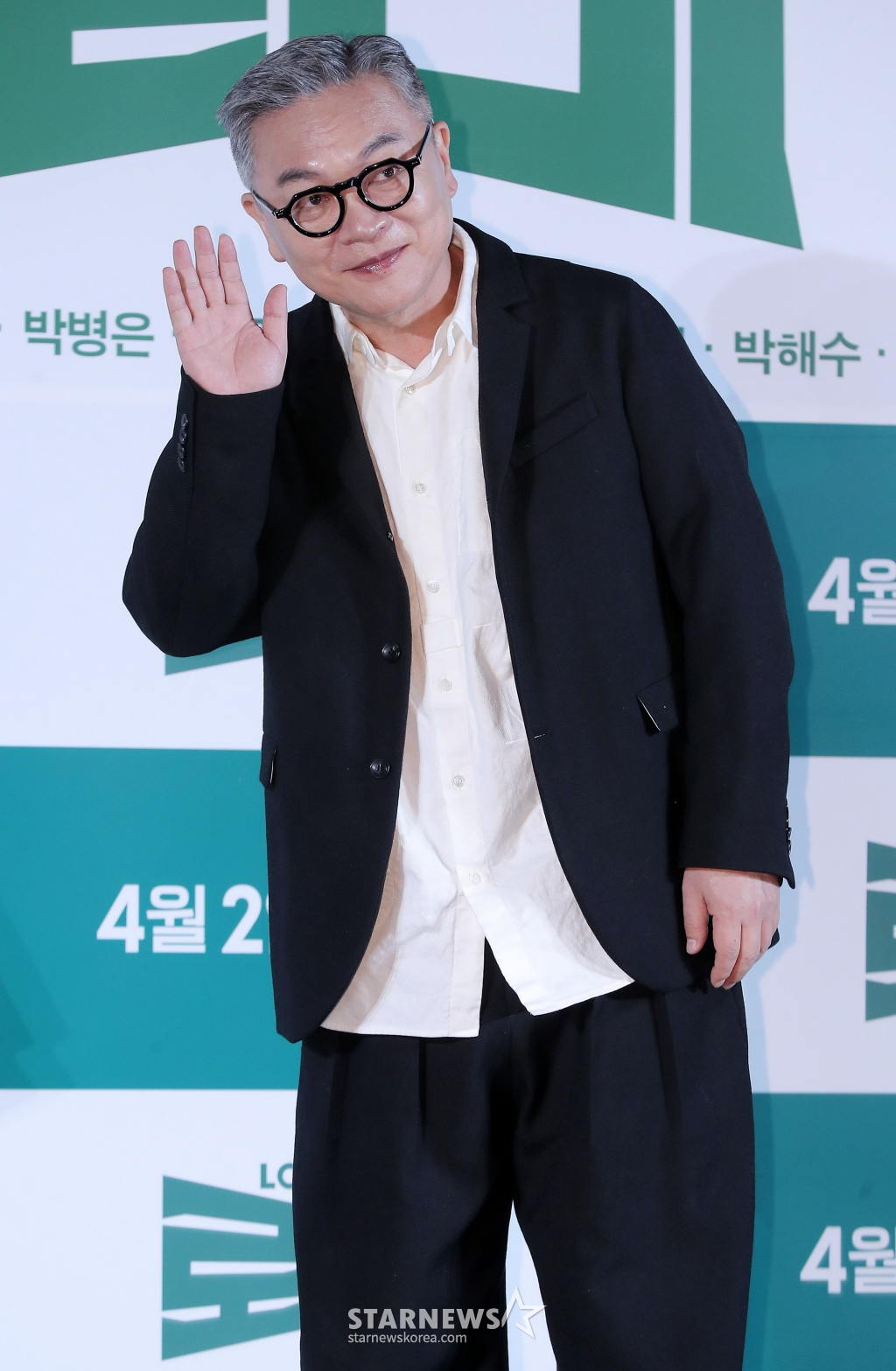 배우 김의성이 4일 오전 서울 광진구 롯데시네마 건대입구에서 진행된 영화 '로비' 제작보고회에 참석해 포즈를 취하고 있다. '로비'는 연구밖에 모르던 스타트업 대표 창욱(하정우 분)이 4조 원의 국책사업을 따내기 위해 인생 첫 로비 골프를 시작하는 이야기. 내달 2일 개봉. 2025.03.04 /사진=김창현 chmt@