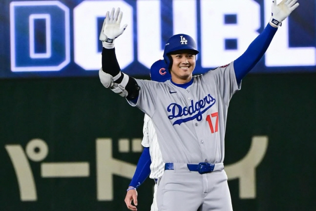 LA 다저스 오타니 쇼헤이가 도쿄시리즈에서 안타를 치고 세리머니를 하고 있다. /사진=오타니 쇼헤이 SNS