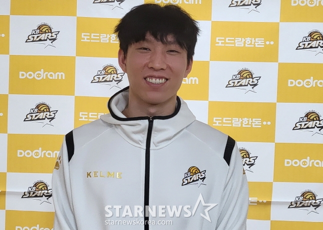 KB손해보험 황택의가 26일 대한항공과 PO 1차전 승리 후 인터뷰를 하고 있다. /사진=안호근 기자
