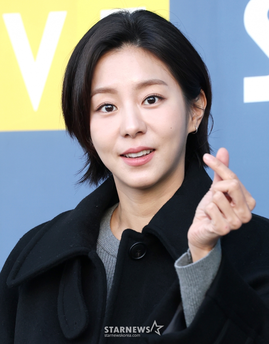 (서울=뉴스1) 권현진 기자 = 배우 유이가 라디오 '박하선의 씨네타운‘을 위해 23일 서울 양천구 SBS목동에 도착해 인사를 하고 있다. 2025.1.23/뉴스1 Copyright © 뉴스1. All rights reserved. 무단 전재 및 재배포, AI학습 이용 금지. /사진=(서울=뉴스1) 권현진 기자