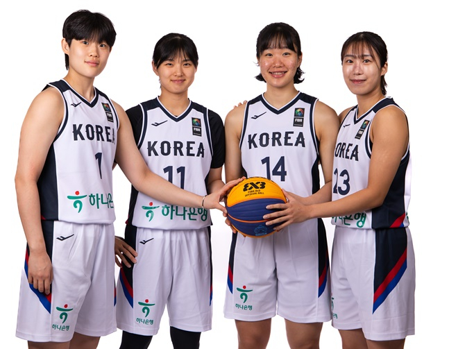 2025 FIBA 3x3 아시아컵에 출전한 여자 대표팀 선수. 왼쪽부터 이예나, 허유정, 송윤하, 이다연. /사진=대한민국농구협회 제공