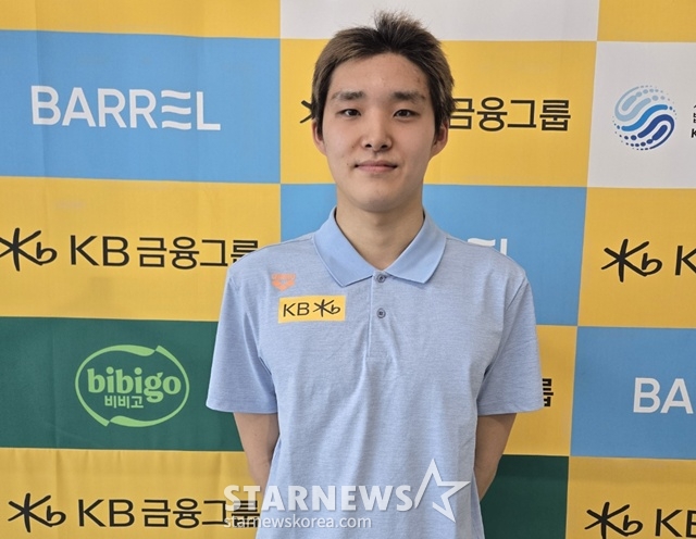 대회 도중 만난 김우민. /사진=이원희 기자