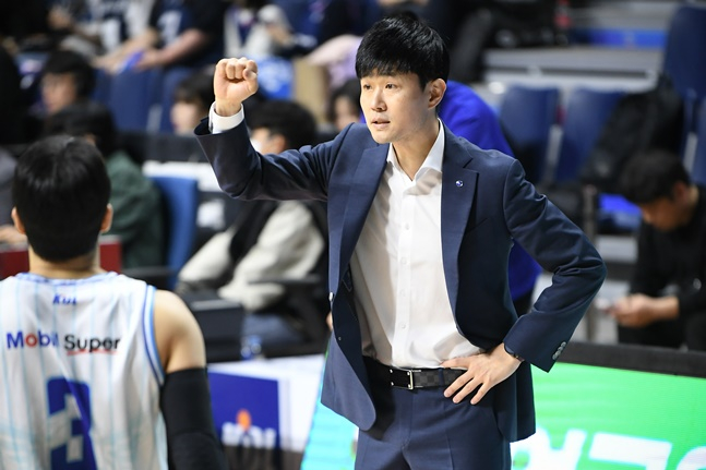 강혁 한국가스공사 감독. /사진=KBL 제공