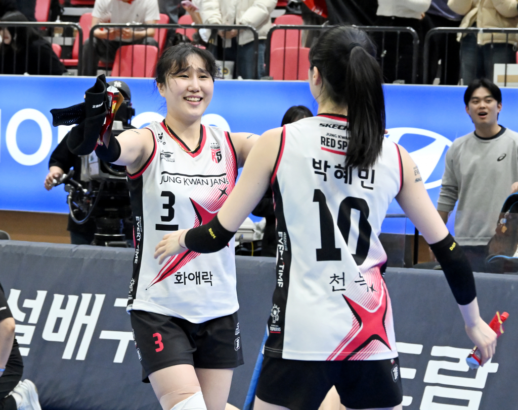 박혜민(오른쪽)과 염혜선. /사진=한국배구연맹(KOVO) 제공