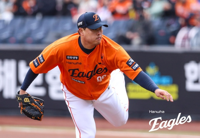 한화 류현진이 30일 대전 한화생명 볼파크에서 열린 2025 KBO 정규시즌 홈경기에서 KIA를 상대로 역투하고 있다. /사진=한화 이글스 제공
