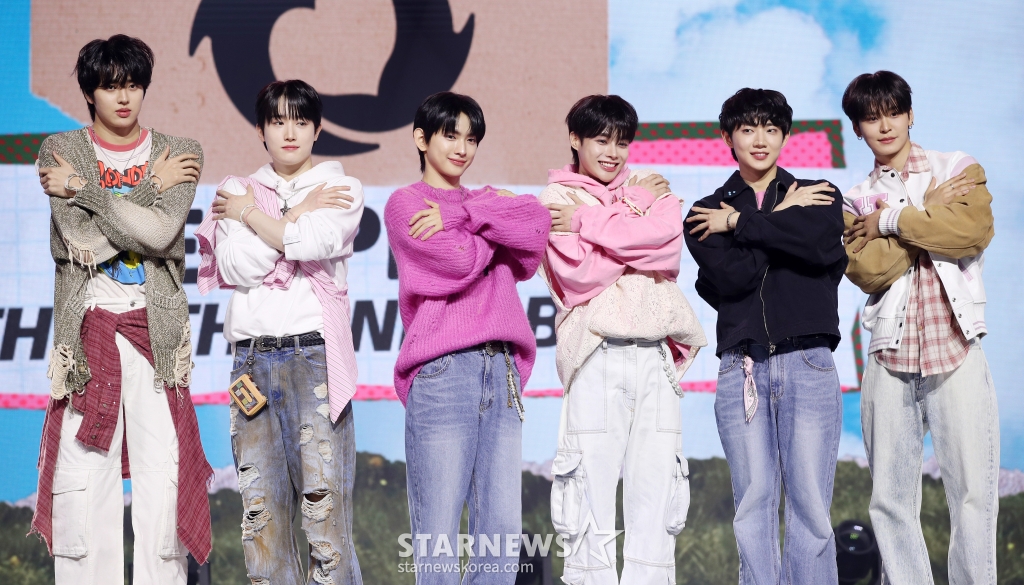 그룹 템페스트가 31일 오후 서울 용산구 블루스퀘어에서 열린 여섯번 째 미니앨범 'RE: Full of Youth' 발매 기념 쇼케이스에서 포즈를 취하고 있다. /2025.03.31 /사진=김휘선 hwijpg@