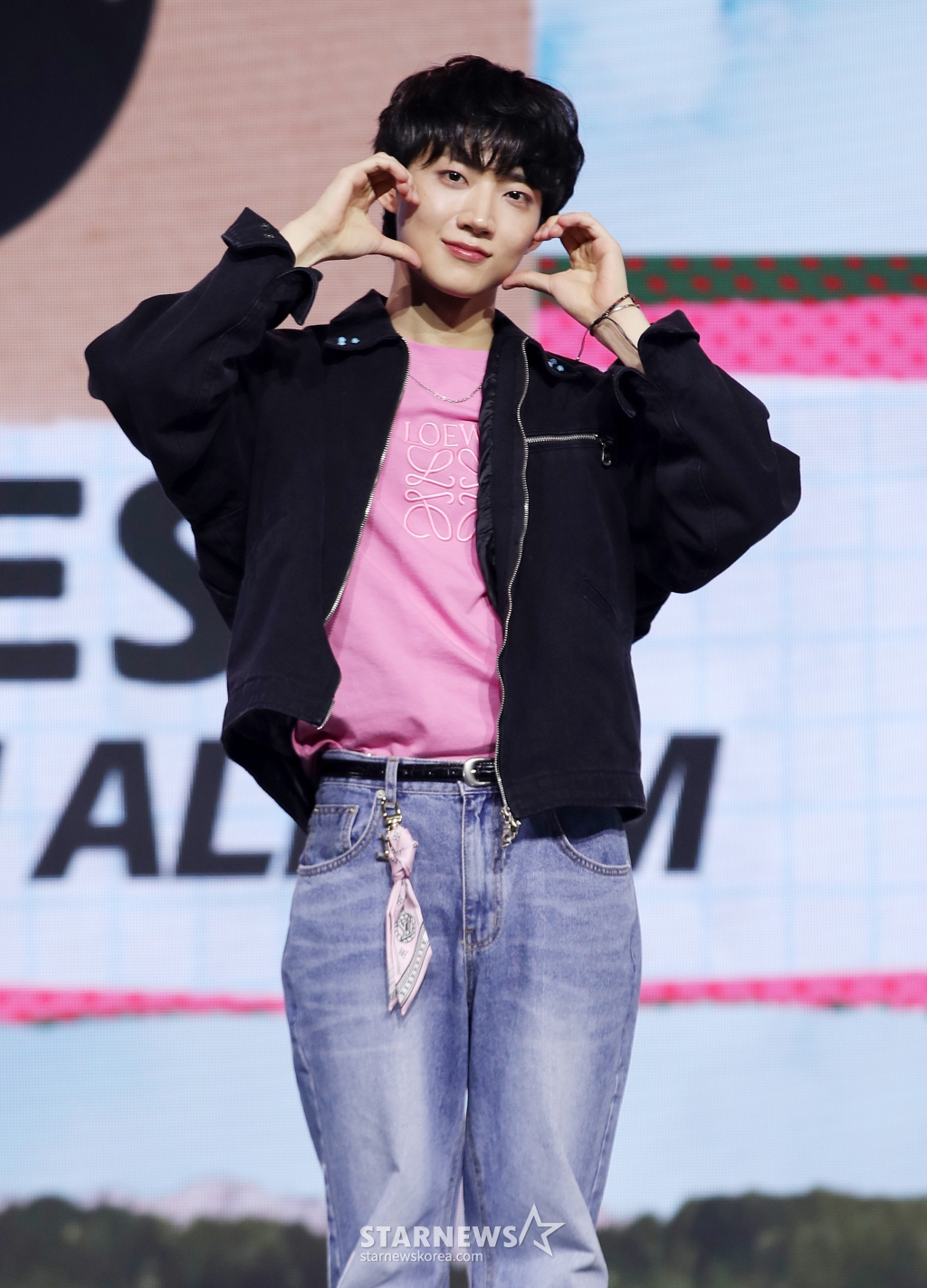 그룹 템페스트 형섭이 31일 오후 서울 용산구 블루스퀘어에서 열린 여섯번 째 미니앨범 'RE: Full of Youth' 발매 기념 쇼케이스에서 포즈를 취하고 있다. /2025.03.31 /사진=김휘선 hwijpg@