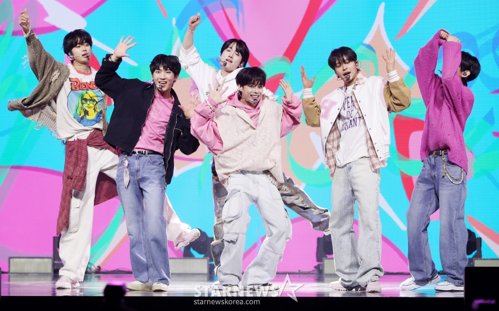 그룹 템페스트가 31일 오후 서울 용산구 블루스퀘어에서 열린 여섯번 째 미니앨범 'RE: Full of Youth' 발매 기념 쇼케이스에서 멋진 무대를 선보이고 있다. /2025.03.31 /사진=김휘선 hwijpg@