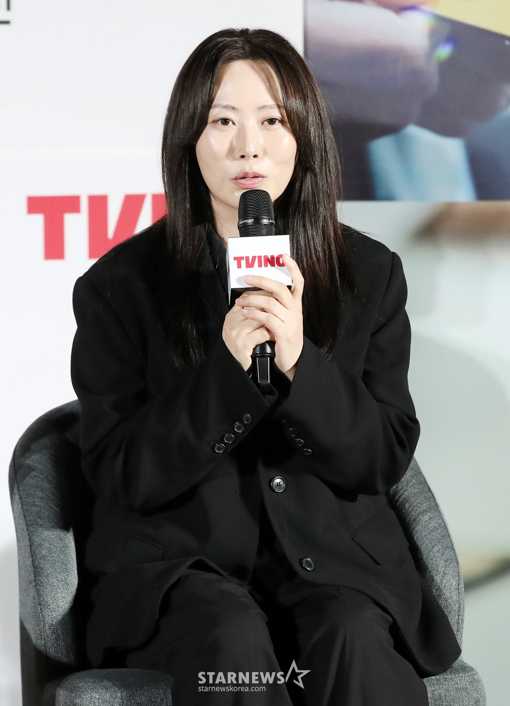 김혜영 감독이 1일 오전 서울 CGV 용산아이파크몰에서 열린 티빙 오리지널 시리즈 '내가 죽기 일주일 전' 제작발표회에 참석해 인사말을 하고 있다. '내가 죽기 일주일 전'은 세상을 등지고 청춘을 흘려보내던 '희완(김민하 분)' 앞에 첫사랑 '람우(공명 분)'가 저승사자가 되어 나타나며 벌어지는 청춘 판타지 로맨스로 오는 3일 낮 12시 첫 공개된다. /사진=김휘선 hwijpg@