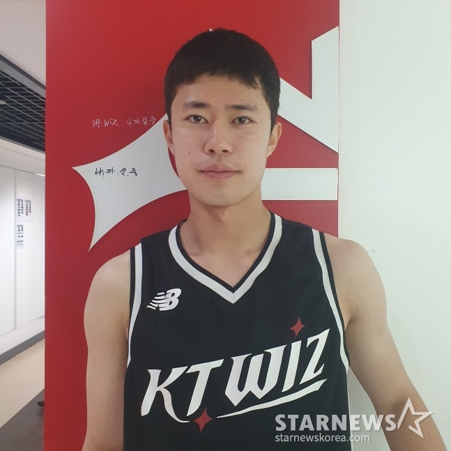 KT 원상현이 3일 수원 LG전을 앞두고 스타뉴스와 인터뷰에 응하고 있다. /사진=김동윤 기자