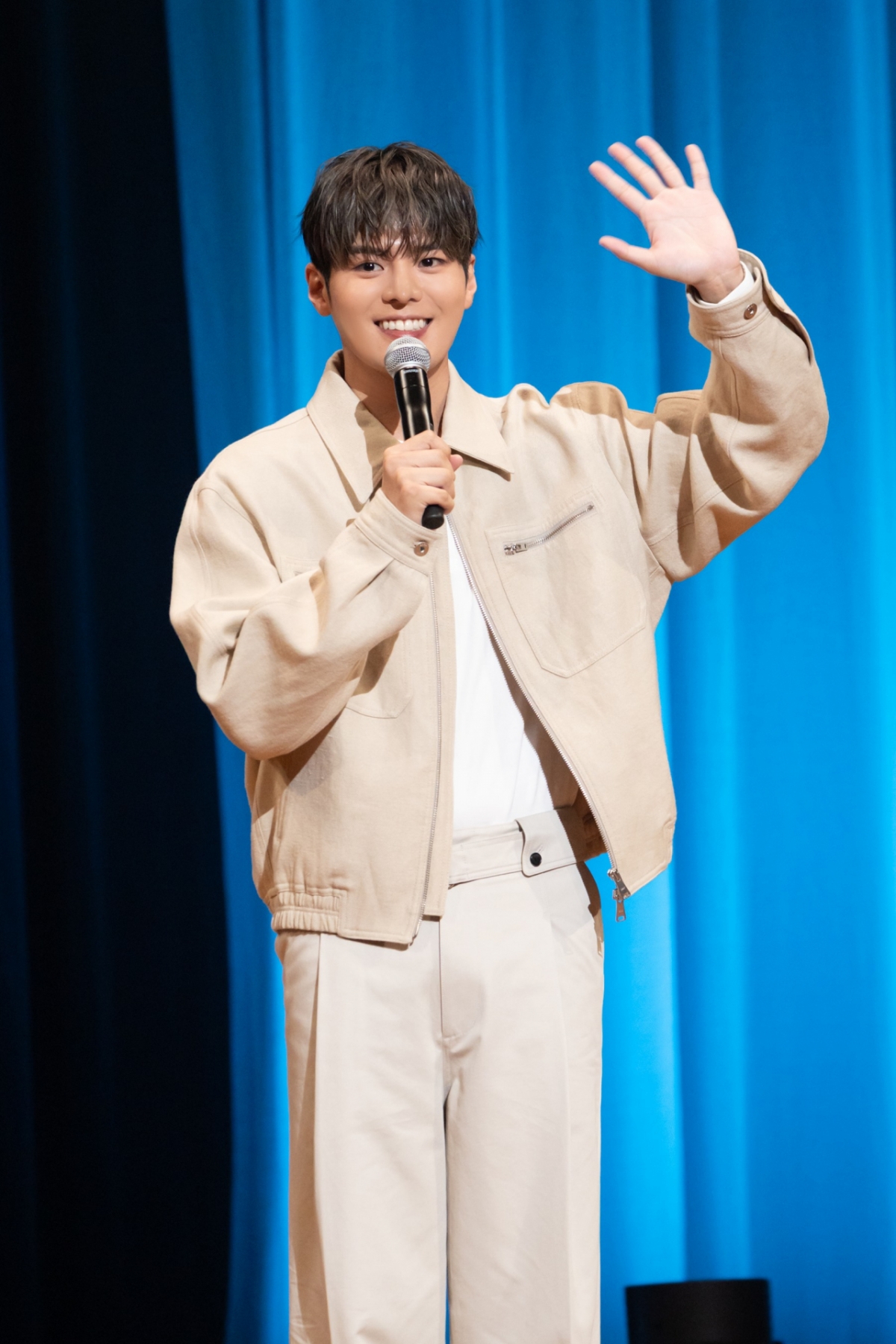려운/사진제공=럭키컴퍼니