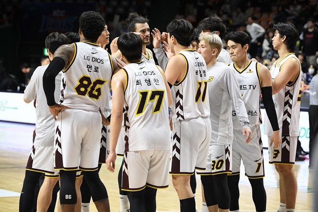 창원 LG 선수단. /사진=KBL 제공